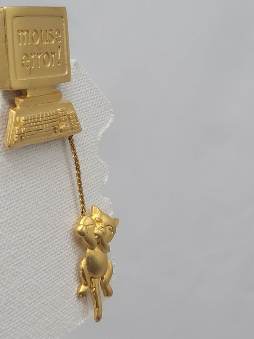 Vtg Signed JJ Brooch Mouse Error Gold-Tone Computer & Cat Dangling Pin Quirky 19 - Picture 4 of 10